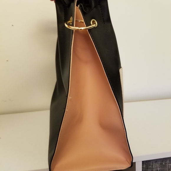 *SOLD* Urban Orginals tote - Picture 2 of 6